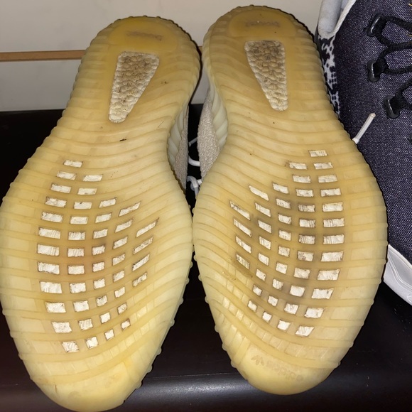 Yeezy Boost 350 V2 'Cream White / Triple White' - Picture 6 of 6